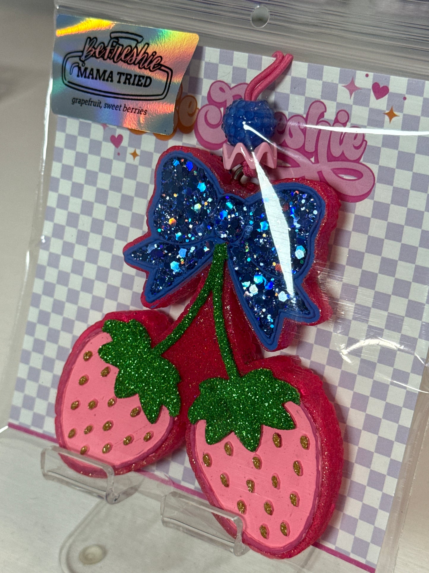 RTS: Strawberry Bow | Mama Tried