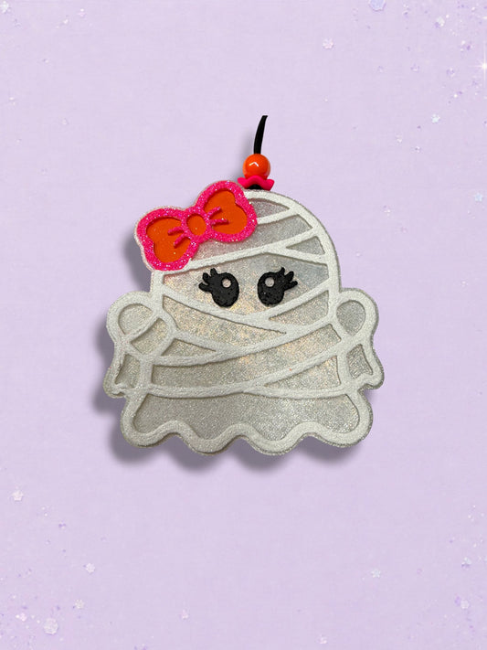 Mummy with Bow